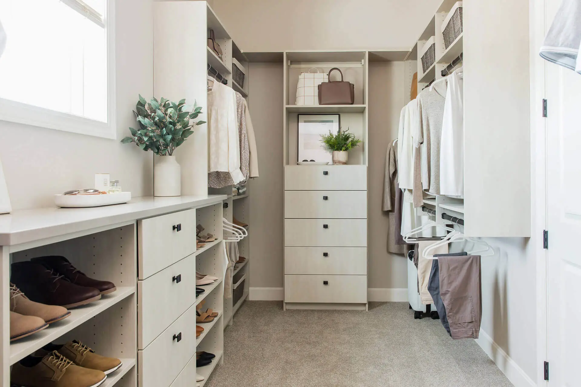 walk in closet in the bathroom = perfection